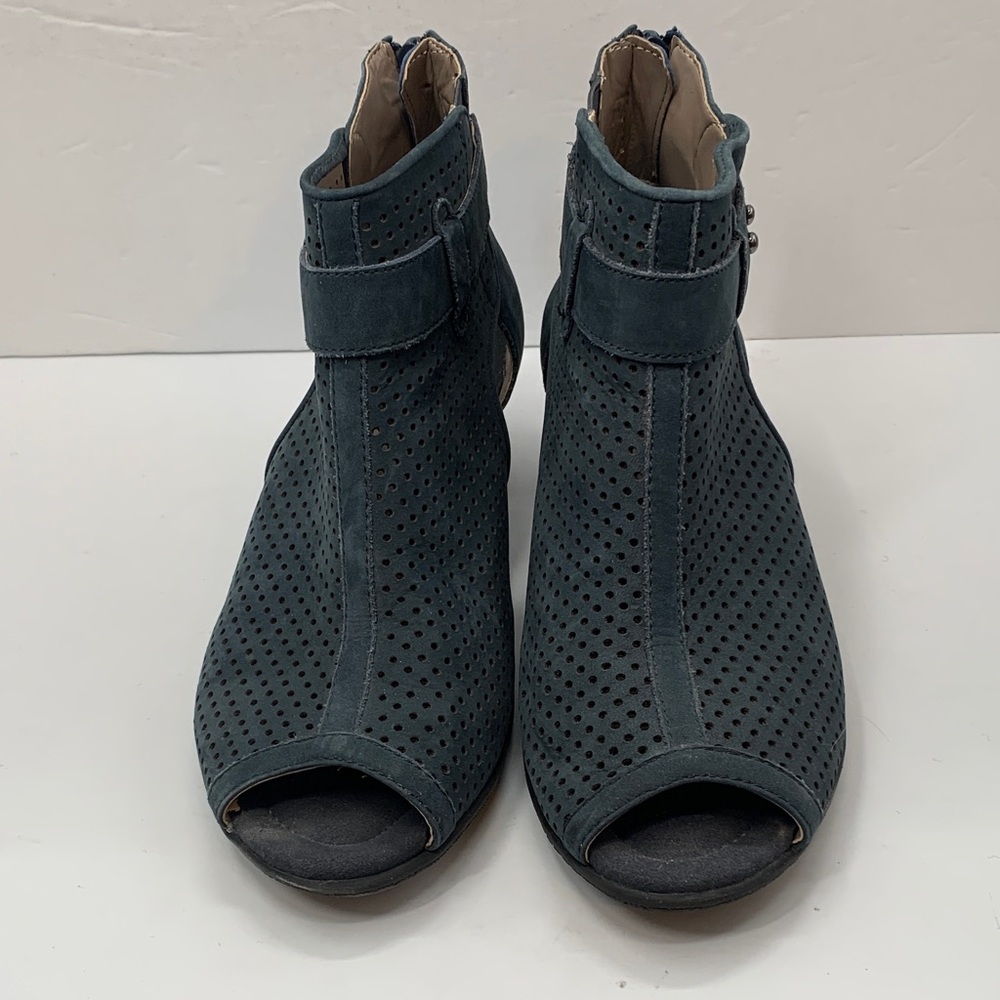 Earth Keri Perforated Nubuck Peep Toe Heeled Ankle Boots Moroccan Blue Size 7.5